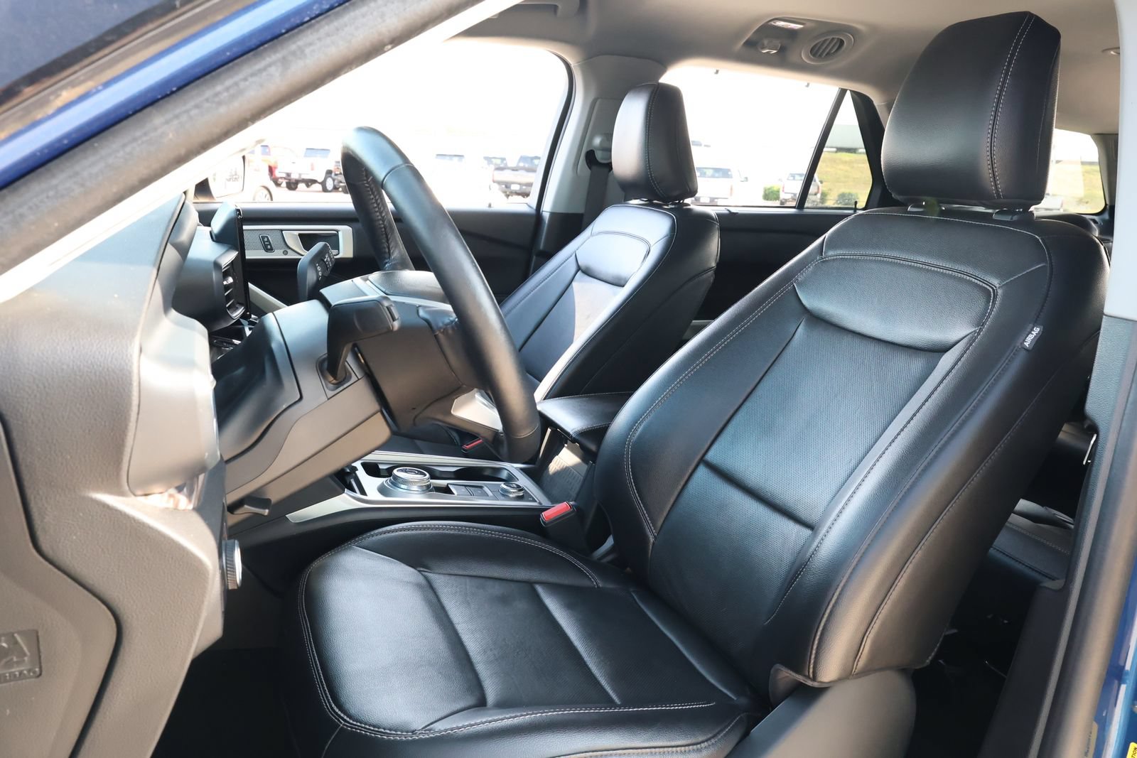 Used 2023 Ford Explorer Limited AWD/4WD image 28