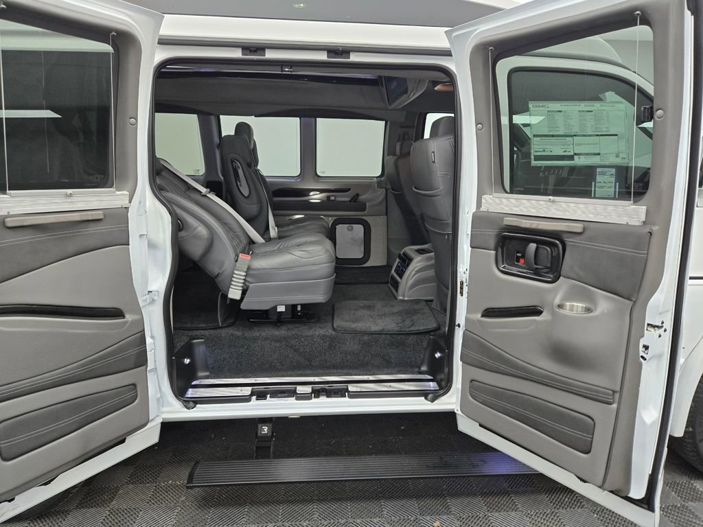 New 2024 GMC Savana 2500 image 26