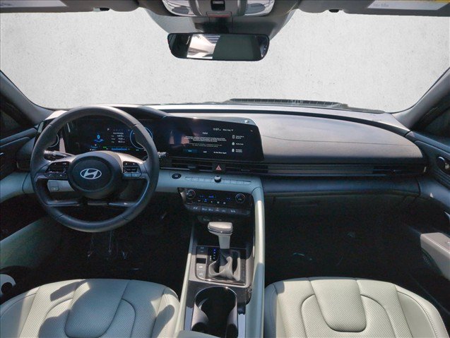 Certified 2025 Hyundai Elantra Limited FWD image 24