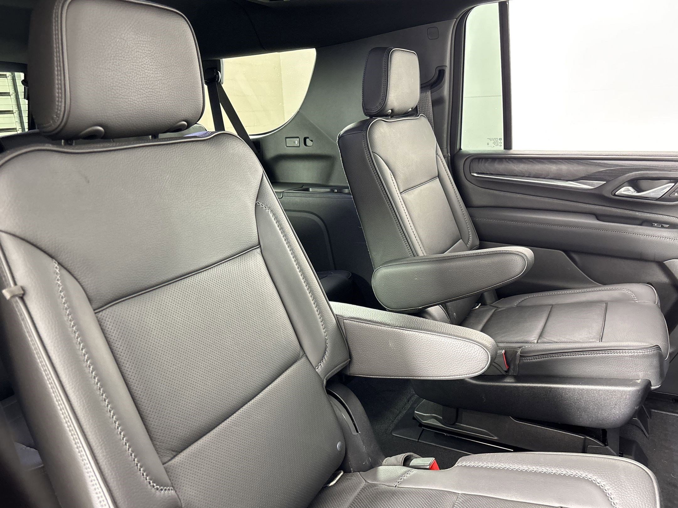 Used 2021 GMC Yukon XL Denali w/ Denali Premium Package RWD image 33
