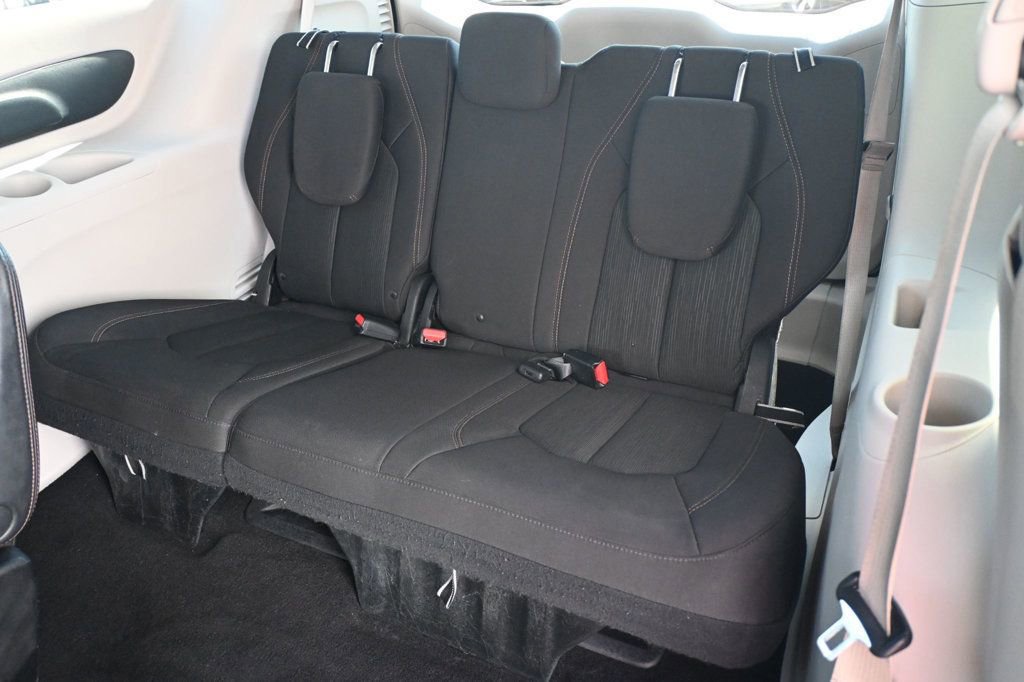 Used 2018 Chrysler Pacifica Touring Plus image 15
