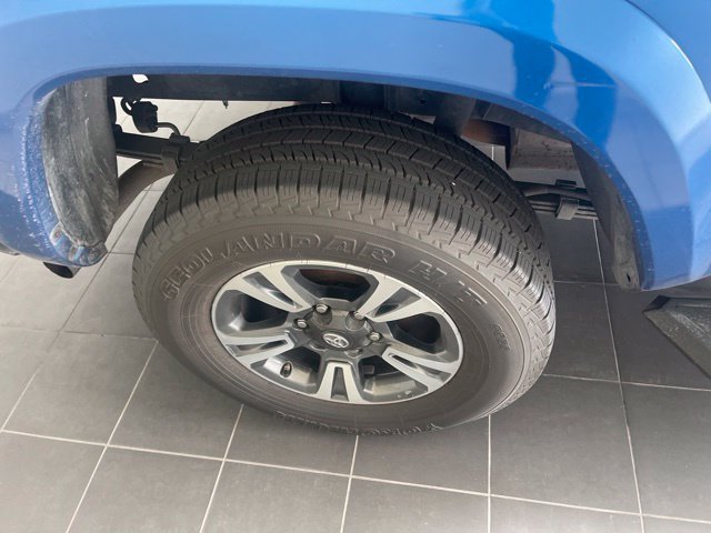 Used 2017 Toyota Tacoma TRD Sport RWD image 5