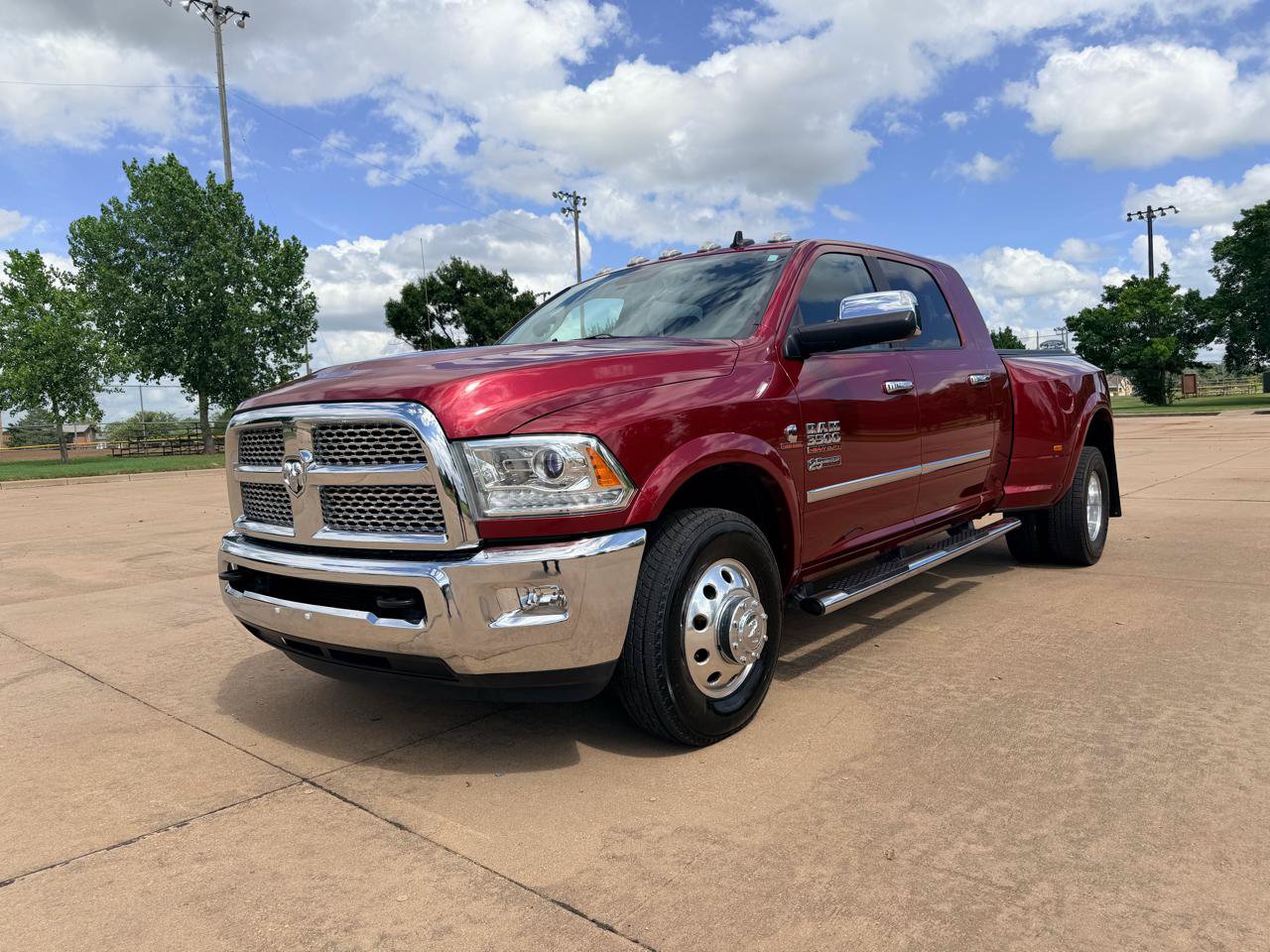 Used 2014 RAM 3500 Laramie RWD image 4