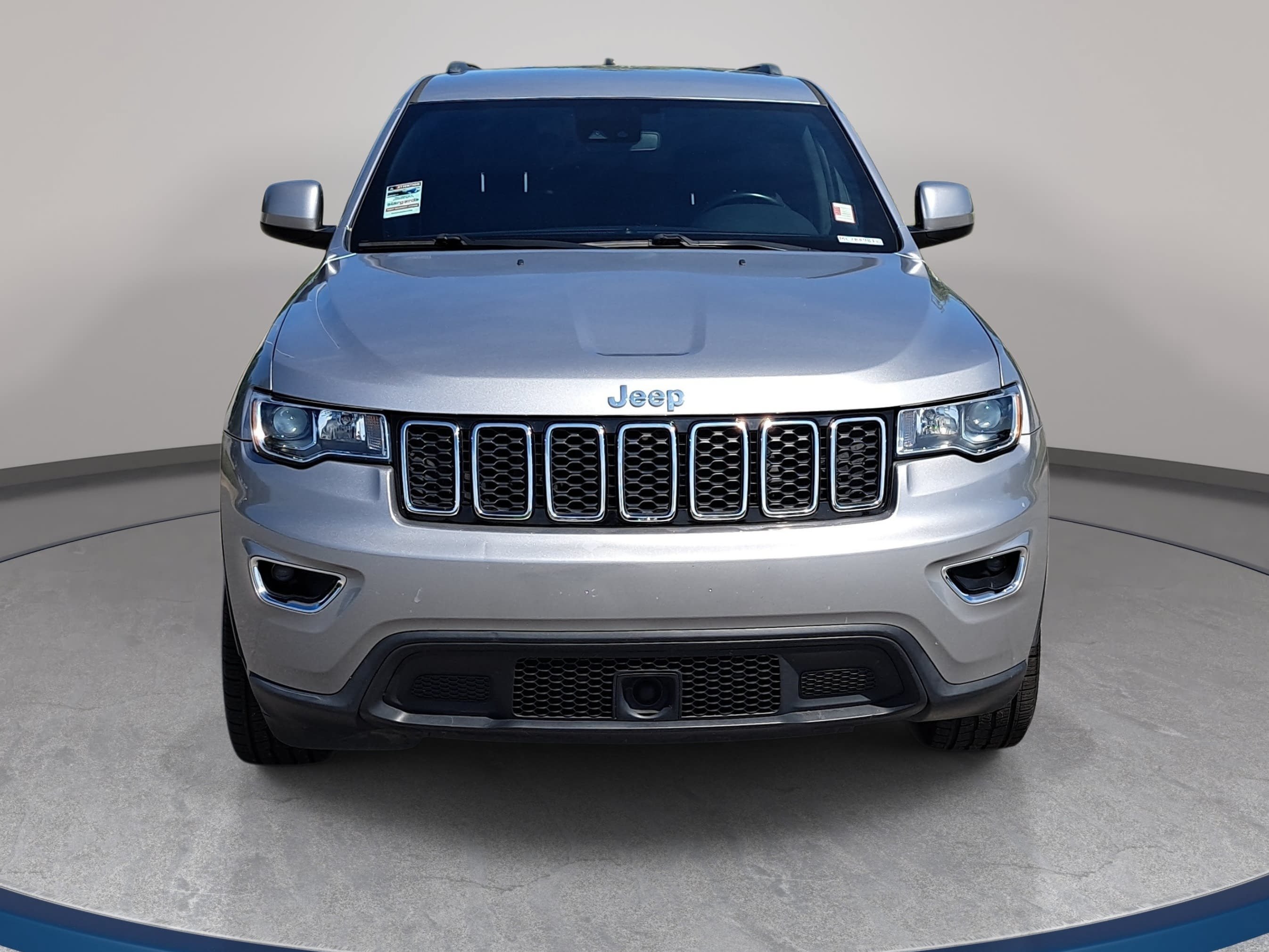 Used 2021 Jeep Grand Cherokee Laredo RWD image 2