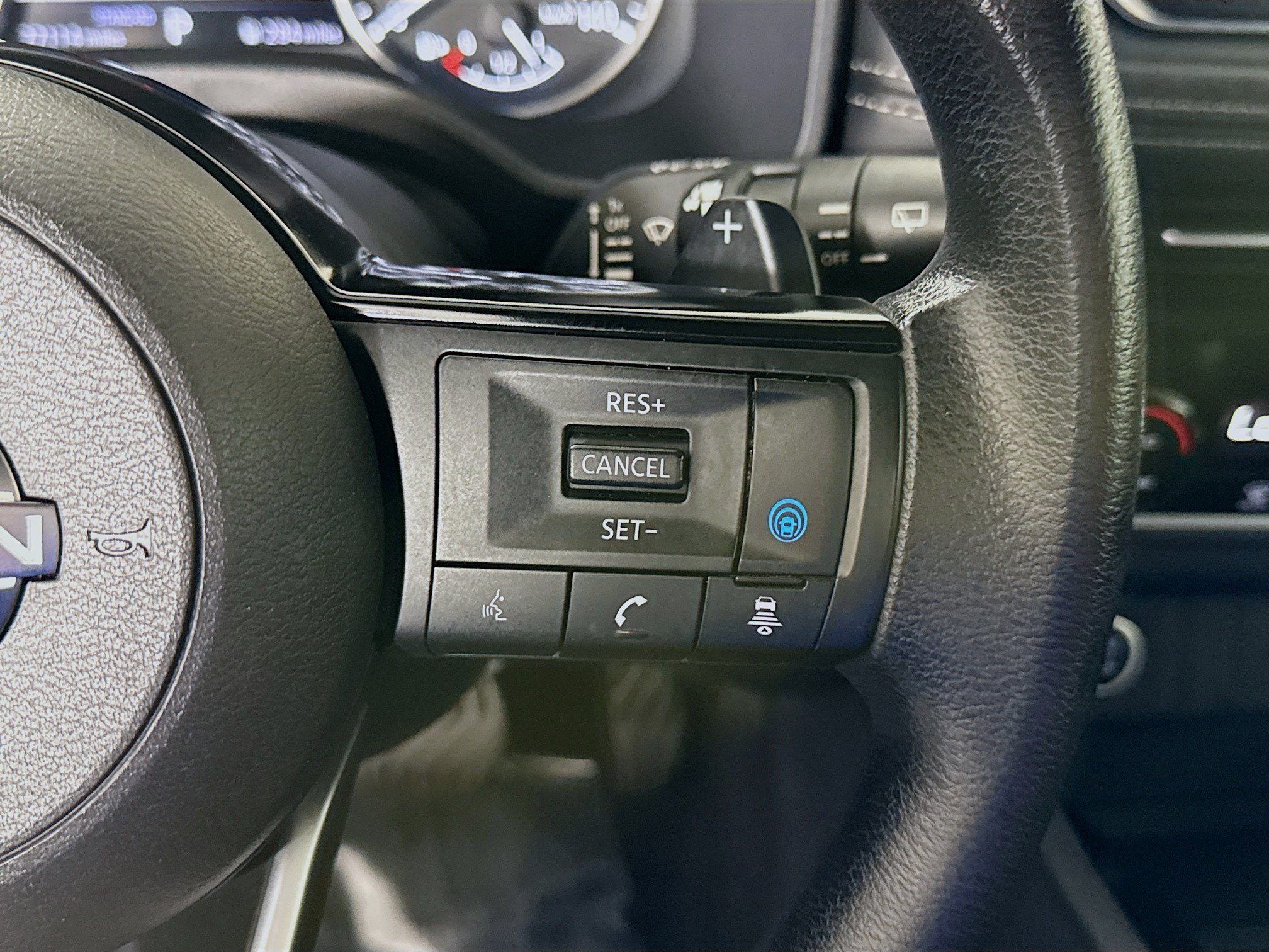 Used 2022 Nissan Rogue SV FWD image 15