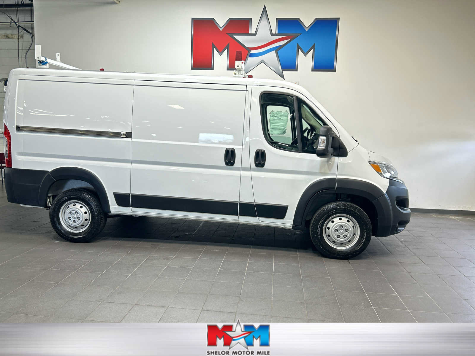 Used 2023 RAM ProMaster 2500 FWD image 1