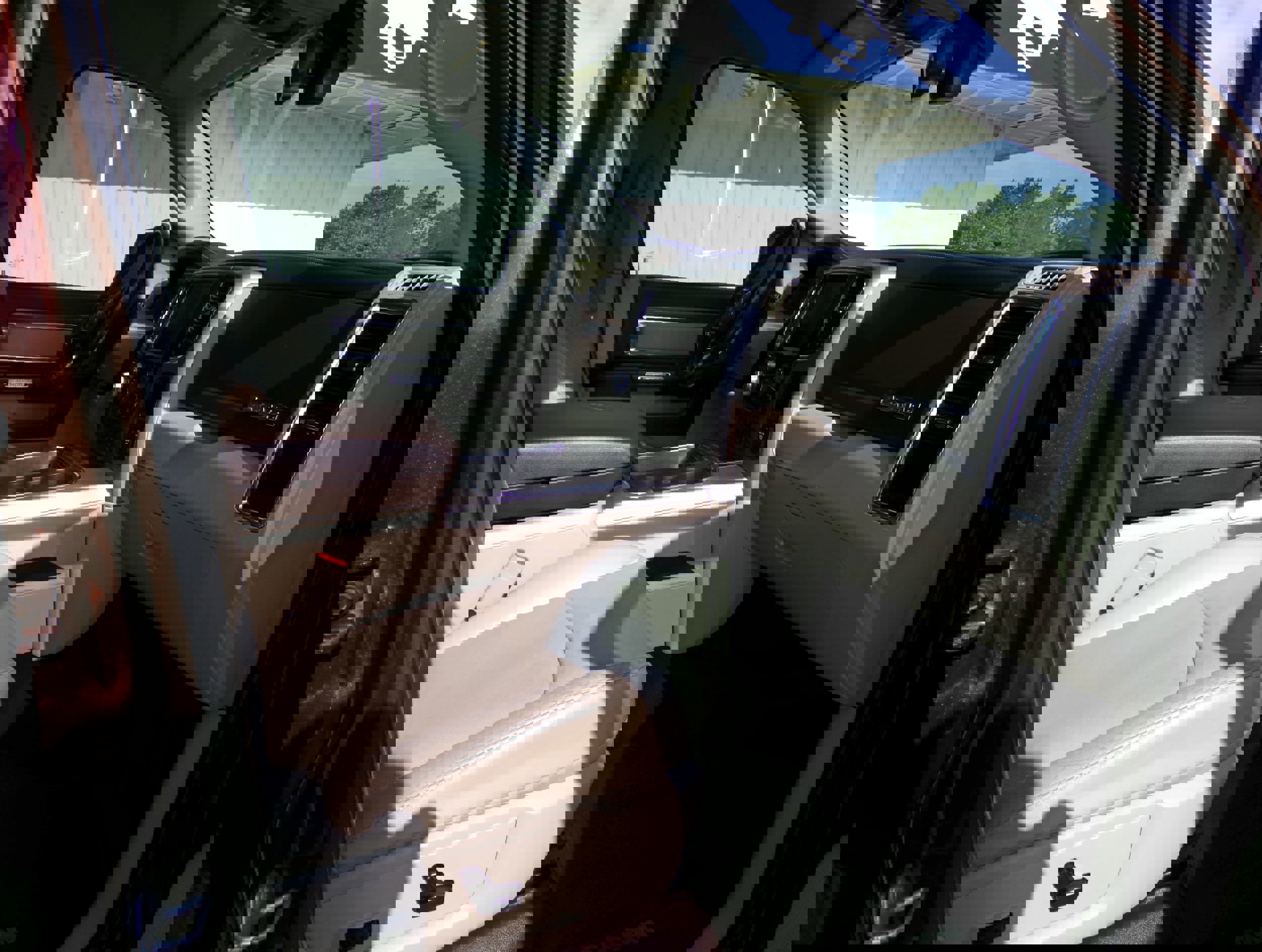 Used 2015 RAM 1500 Laramie w/ Convenience Group image 11