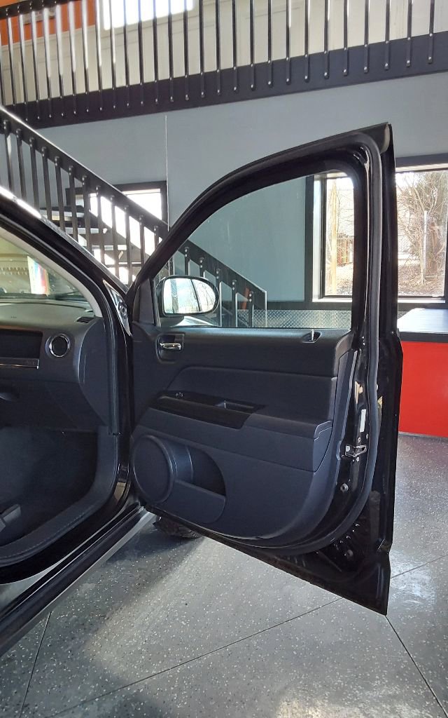 Used 2012 Jeep Compass Latitude image 11