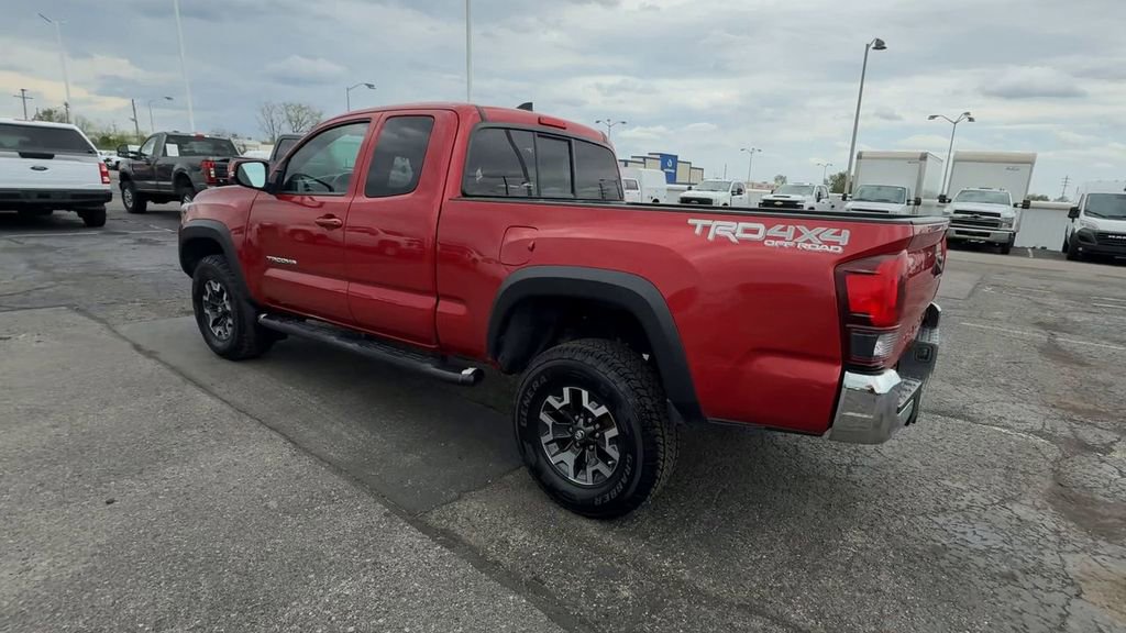 Used 2018 Toyota Tacoma TRD Off-Road AWD/4WD image 6