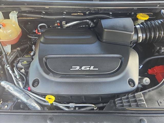 Used 2018 Chrysler Pacifica Touring-L FWD image 21