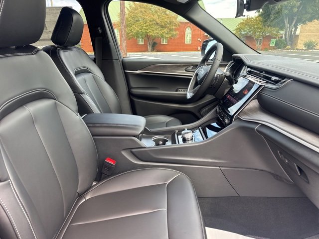 New 2025 Jeep Grand Cherokee Limited w/ Black Appearance Package image 10