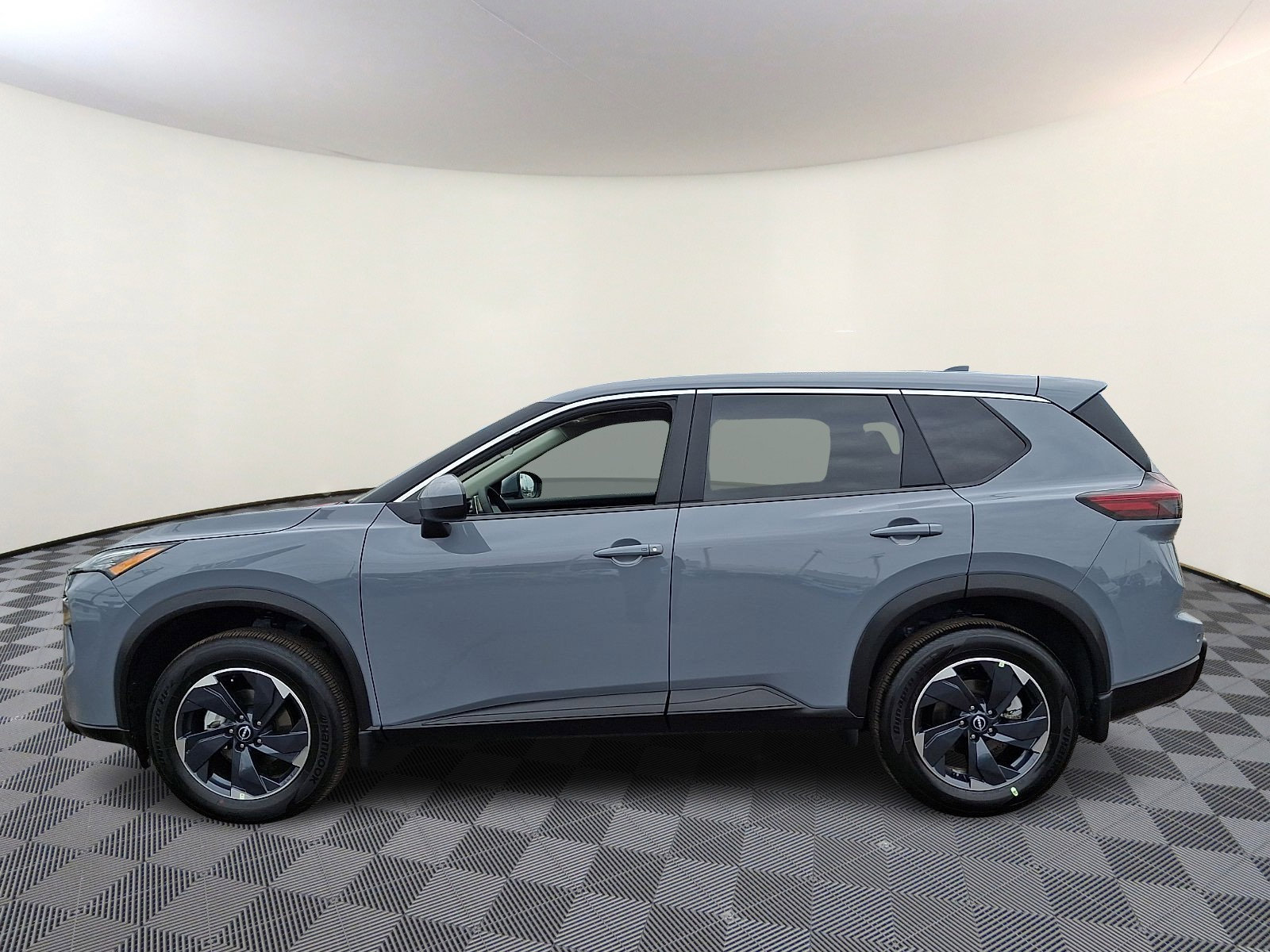 Used 2026 Nissan Rogue SV w/ Cold Weather Package AWD/4WD image 4
