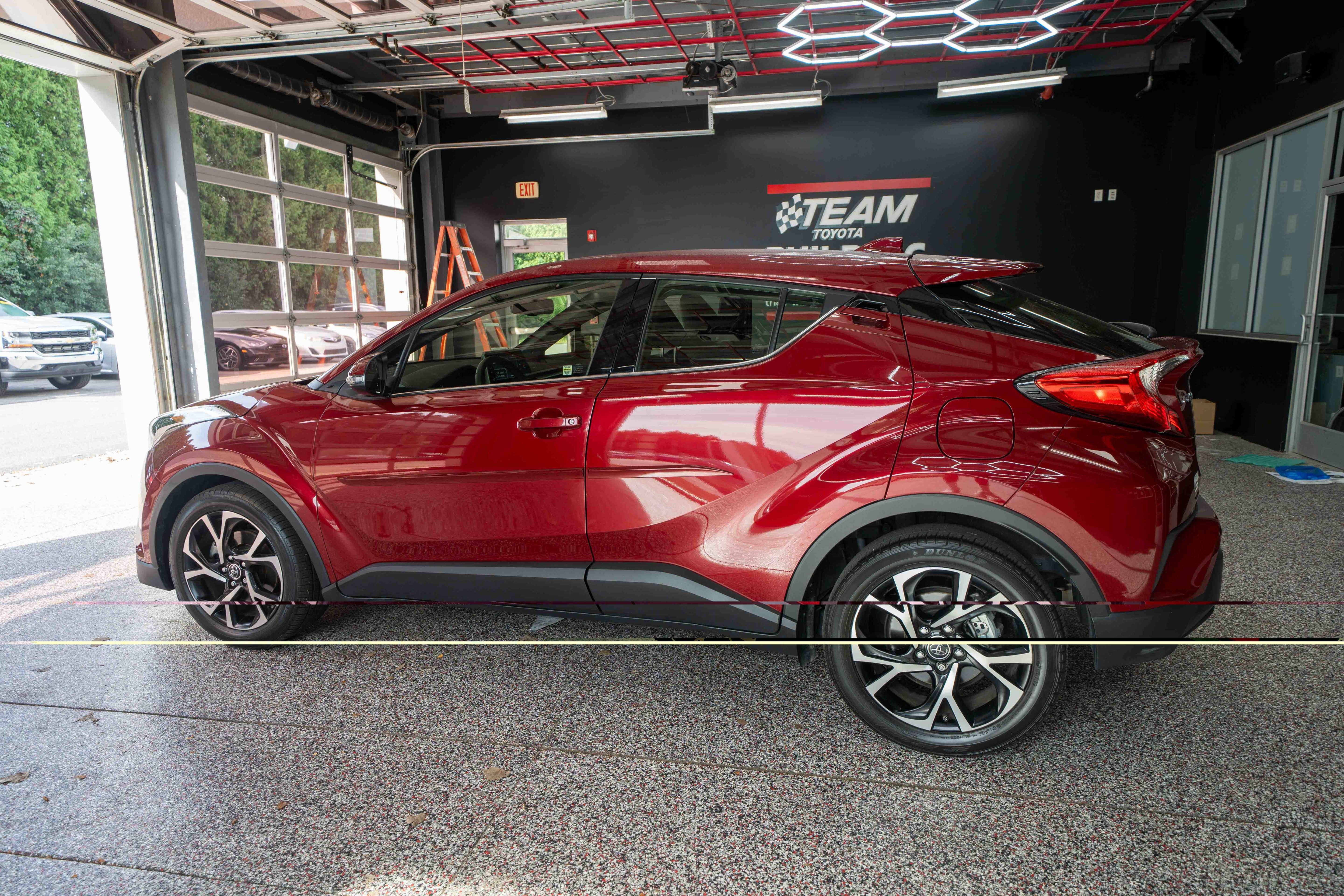 Used 2019 Toyota C-HR Limited FWD image 2