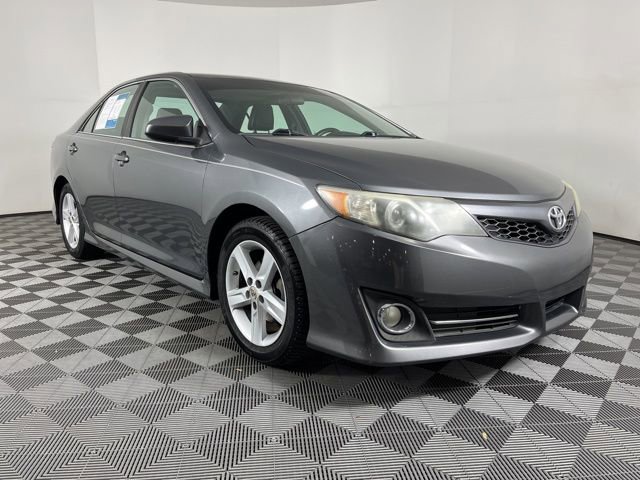 Used 2012 Toyota Camry SE image 2