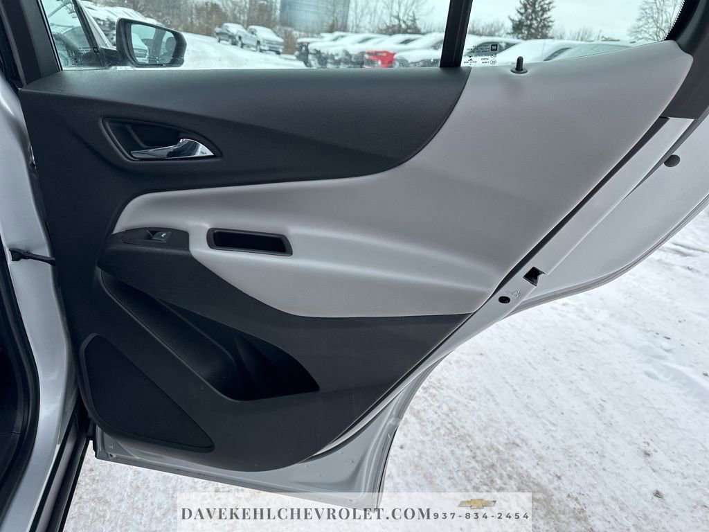 Used 2018 Chevrolet Equinox LS FWD image 16