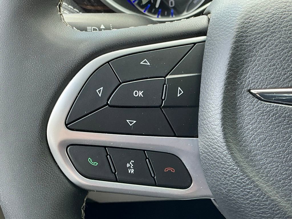 Used 2024 Chrysler Pacifica Limited image 33