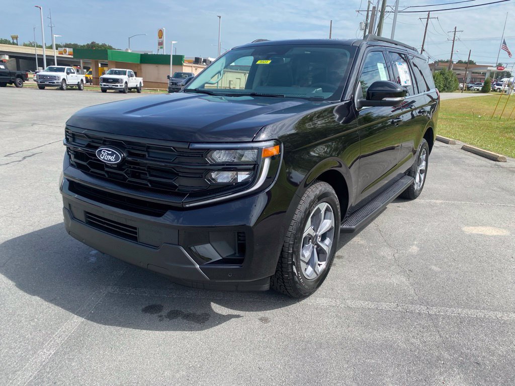 New 2027 Ford Expedition Active AWD/4WD image 3