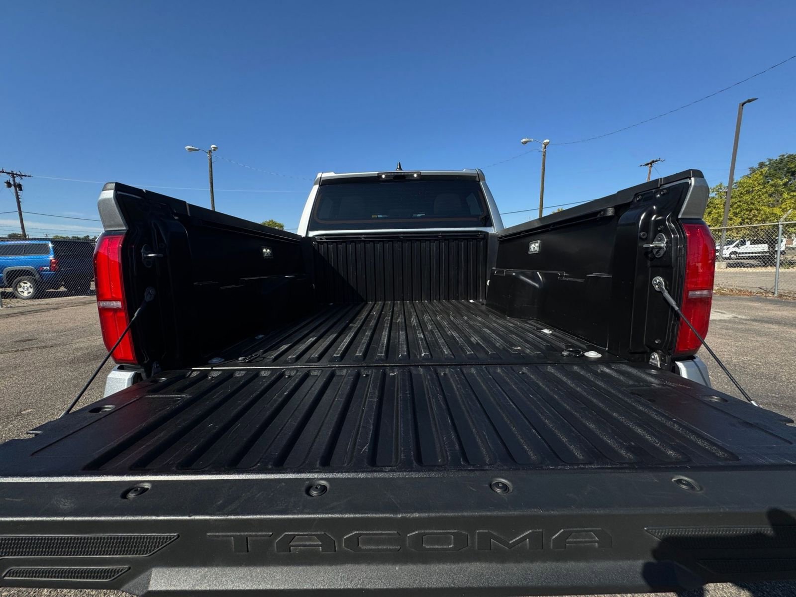 Used 2025 Toyota Tacoma SR image 29