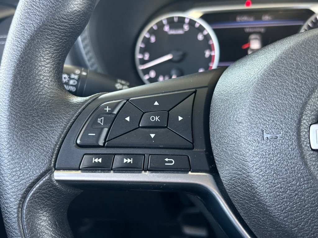 Used 2024 Nissan Sentra SV FWD image 11