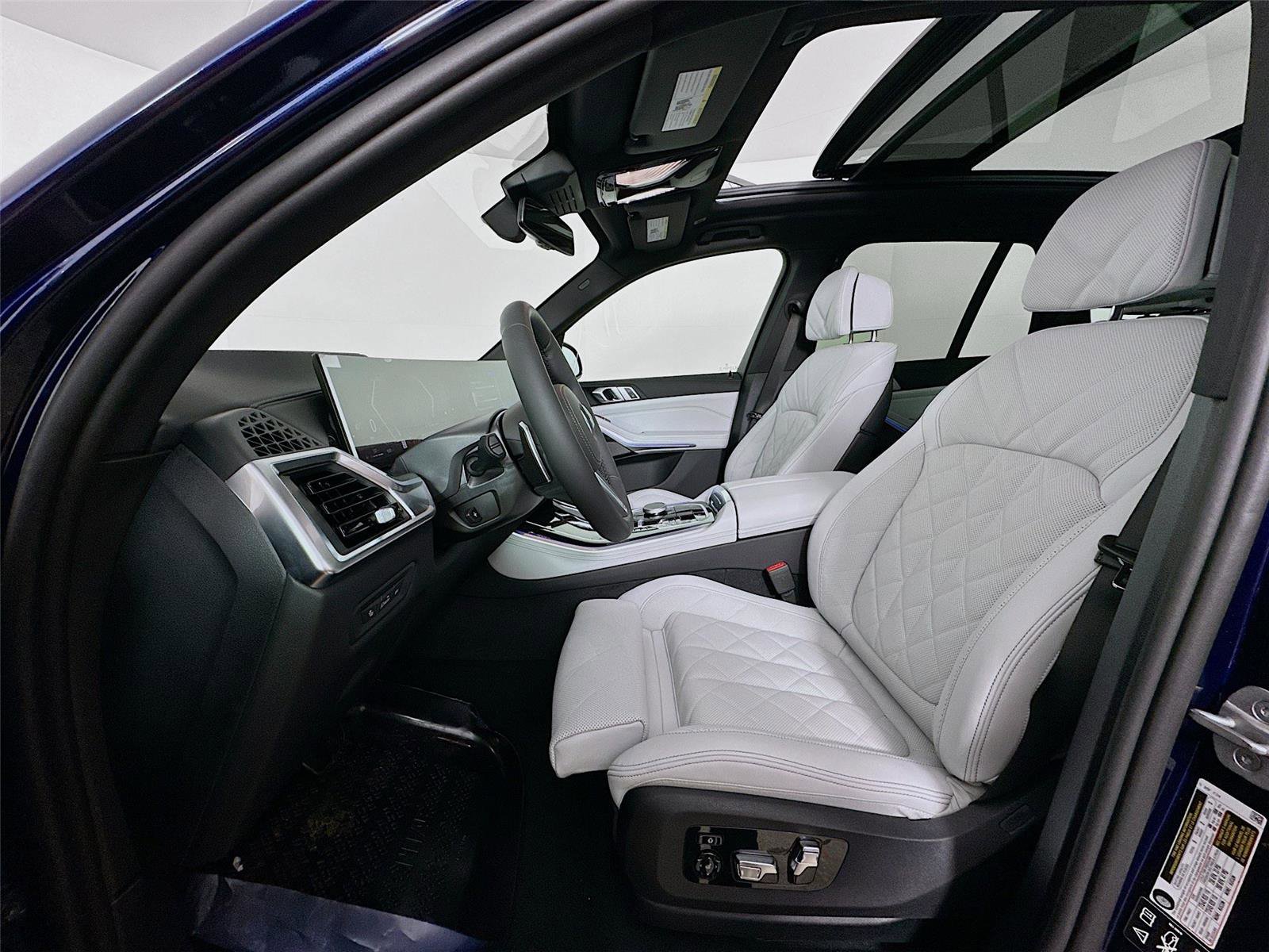 New 2026 BMW X5 xDrive40i w/ M Sport Package image 22