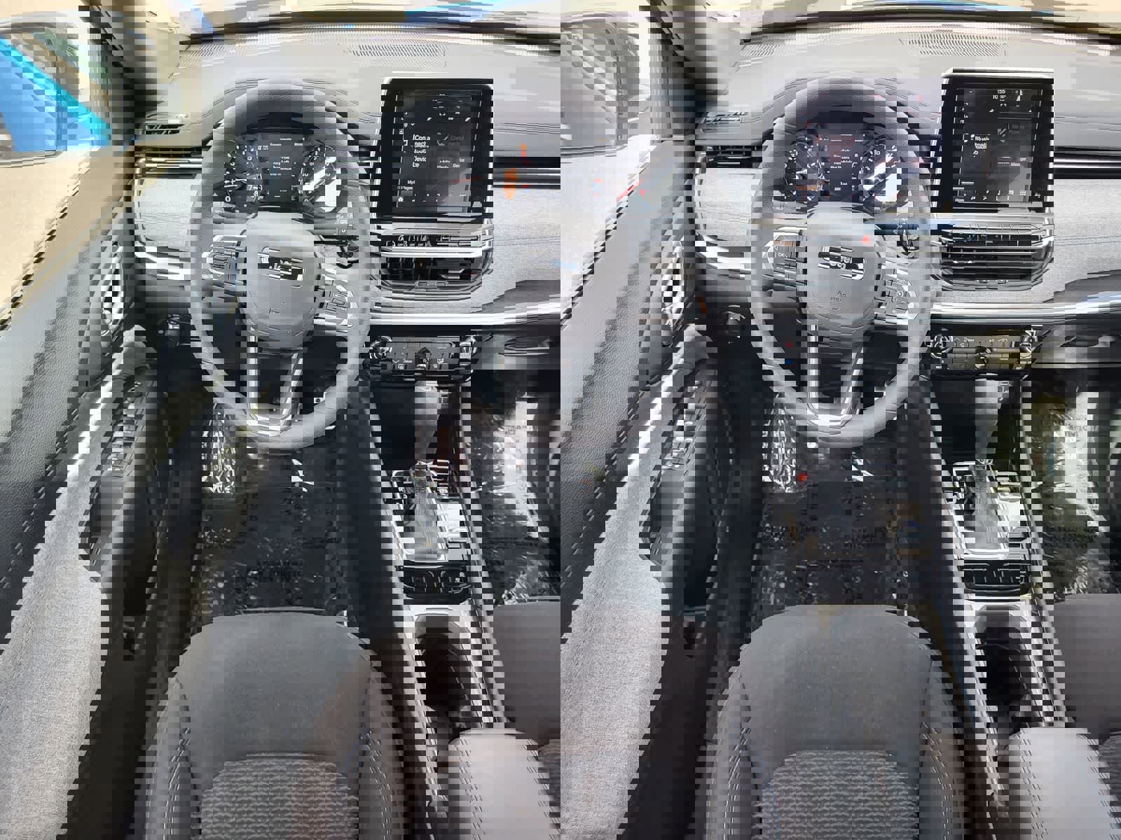 Used 2025 Jeep Compass Sport image 23