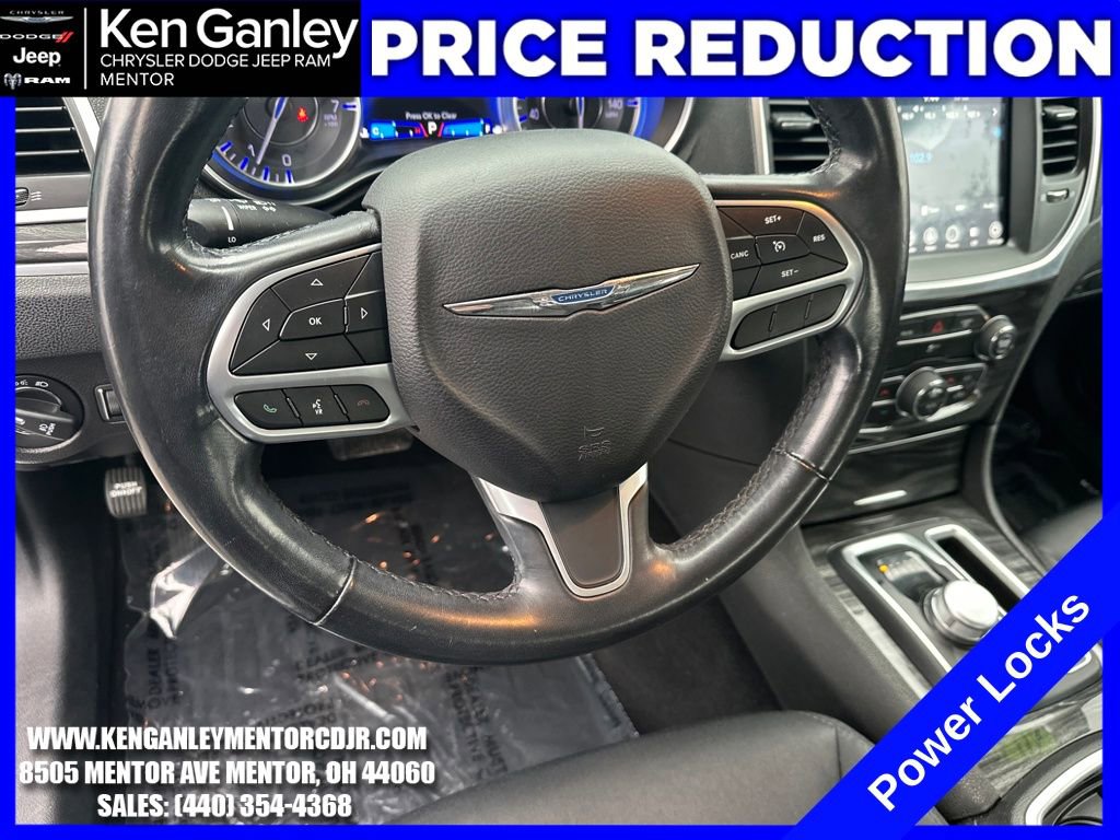 Used 2019 Chrysler 300 Touring w/ Driver Convenience Group image 13