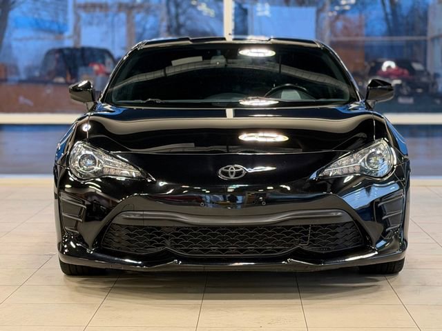 Used 2018 Toyota 86 image 2