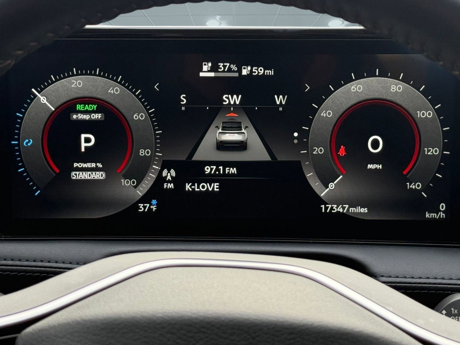 Used 2023 Nissan Ariya AWD image 18