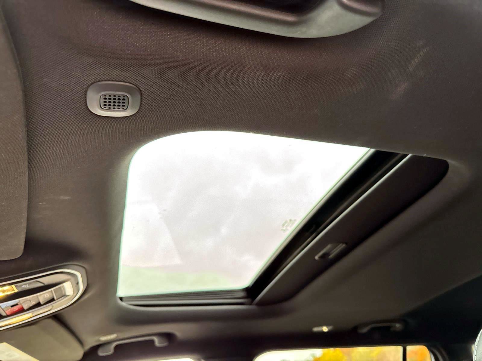 Used 2023 Jeep Grand Cherokee L Laredo image 13