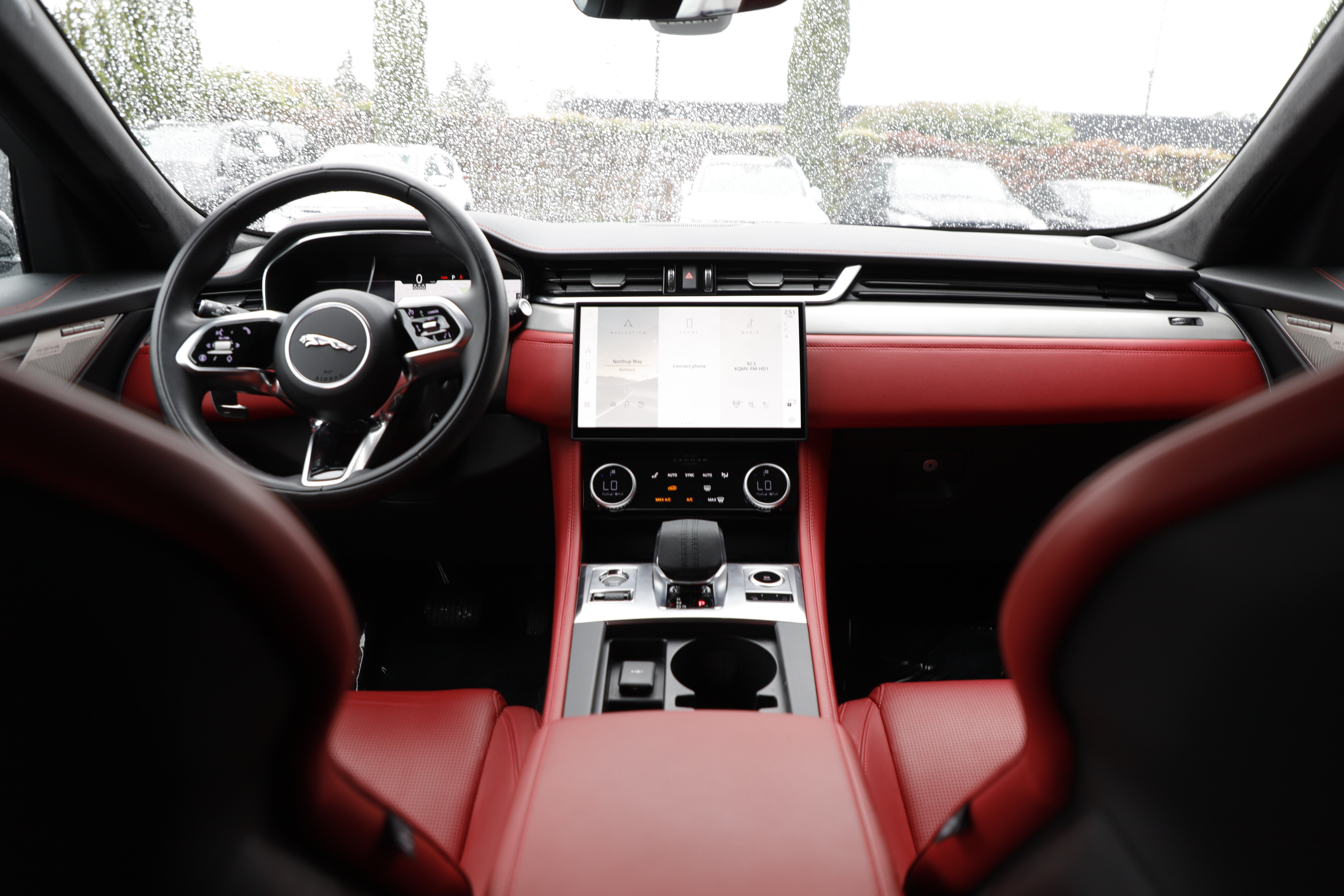Certified 2025 Jaguar F-PACE R-Dynamic S AWD/4WD image 13