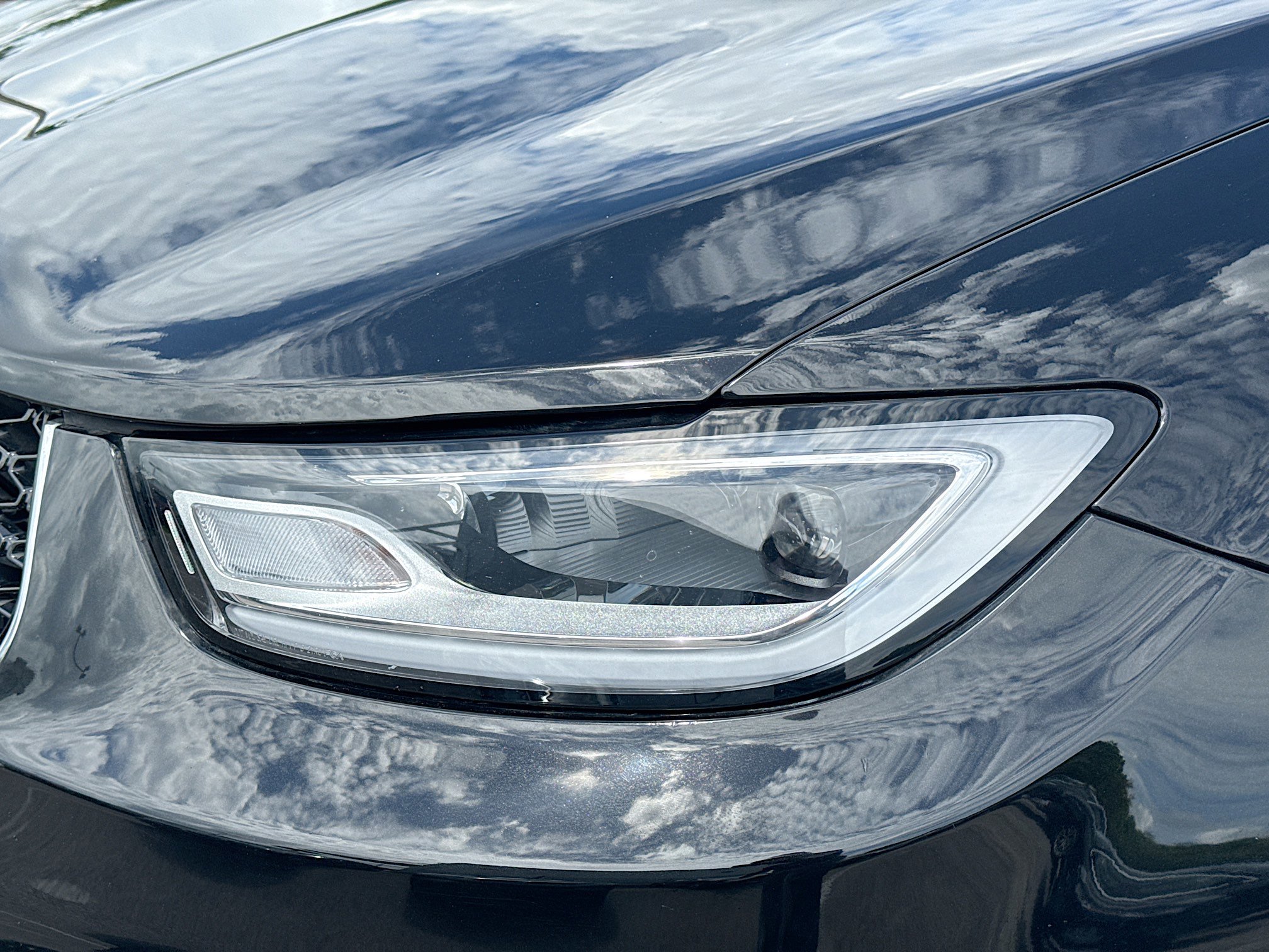Used 2025 Chrysler Pacifica Select FWD image 9