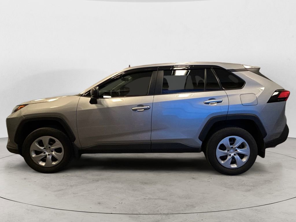 Used 2024 Toyota RAV4 LE AWD/4WD image 2
