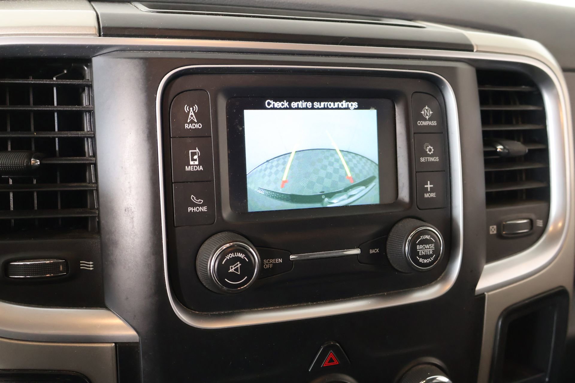 Used 2018 RAM 1500 Classic SLT image 6