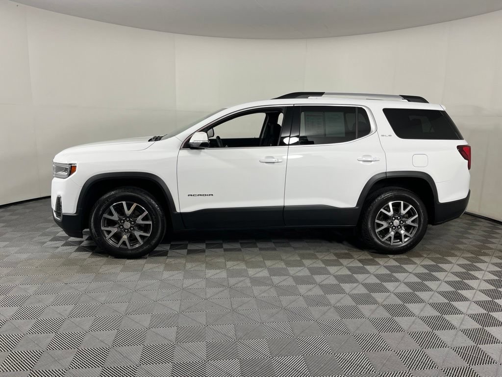 Certified 2022 GMC Acadia SLE w/ Driver Convenience Package FWD image 2