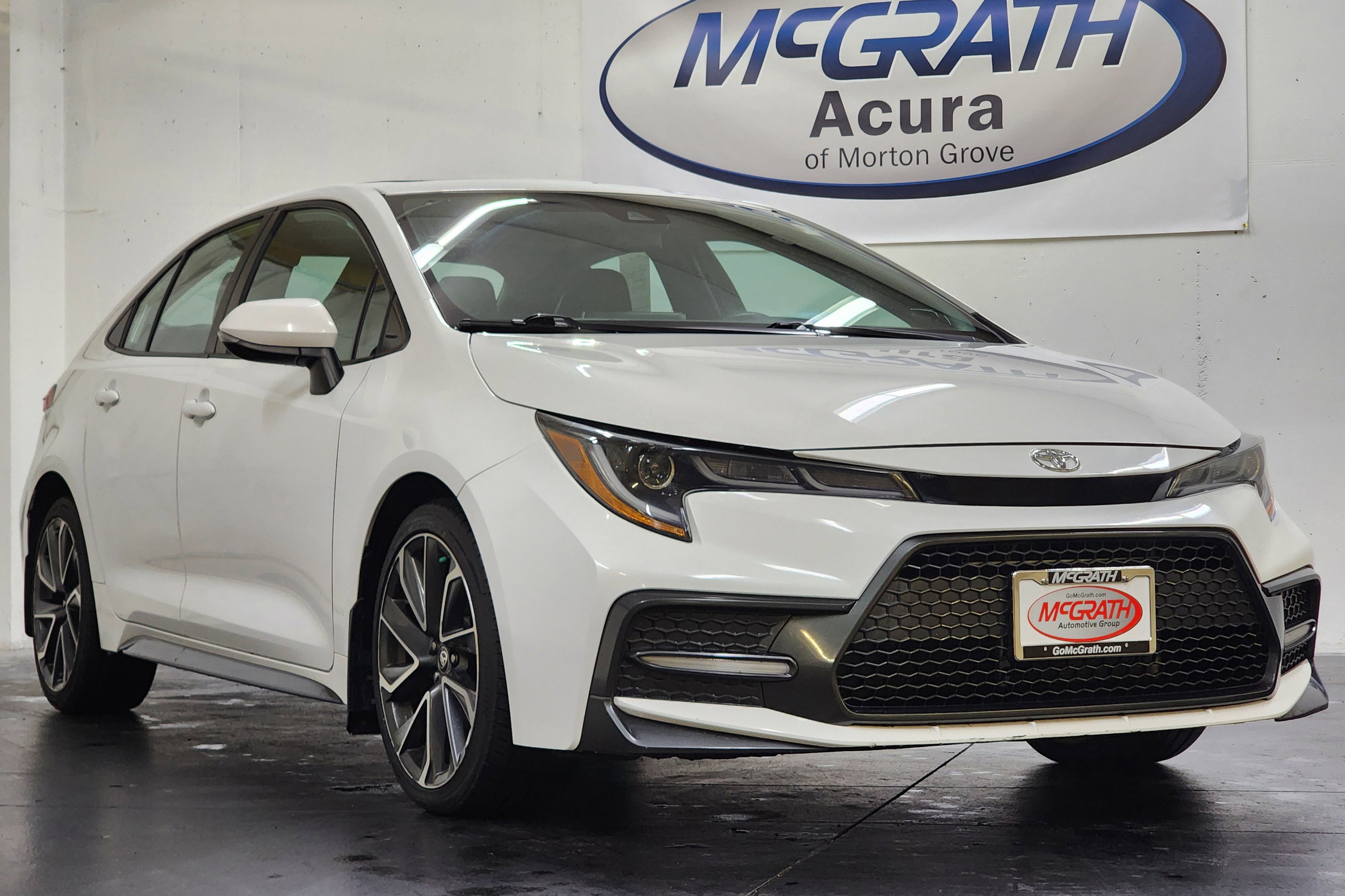 Used 2020 Toyota Corolla XSE image 2