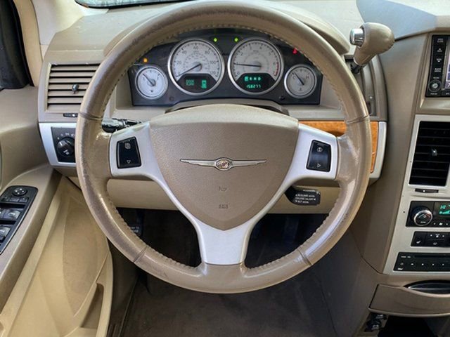 Used 2010 Chrysler Town & Country Limited w/ Entertainment Group #3 image 9