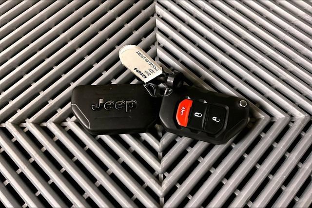 Used 2025 Jeep Wrangler Sport S image 10