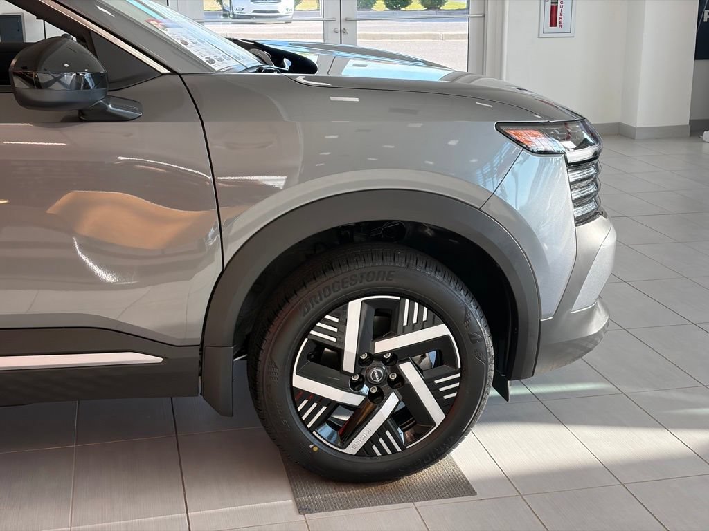 New 2026 Nissan Kicks SV w/ Charging Package FWD image 8