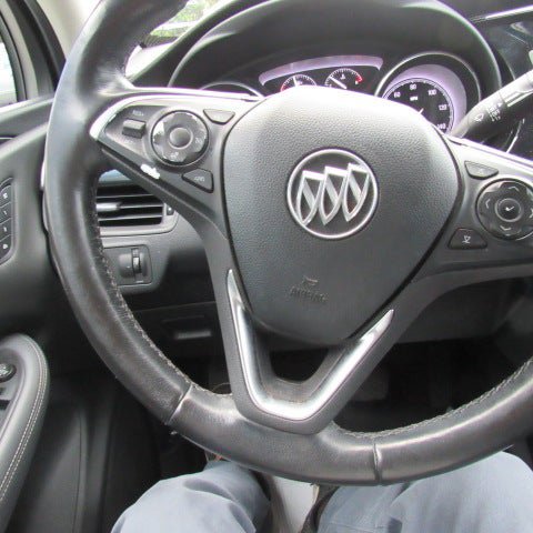 Used 2019 Buick Envision Essence FWD image 20