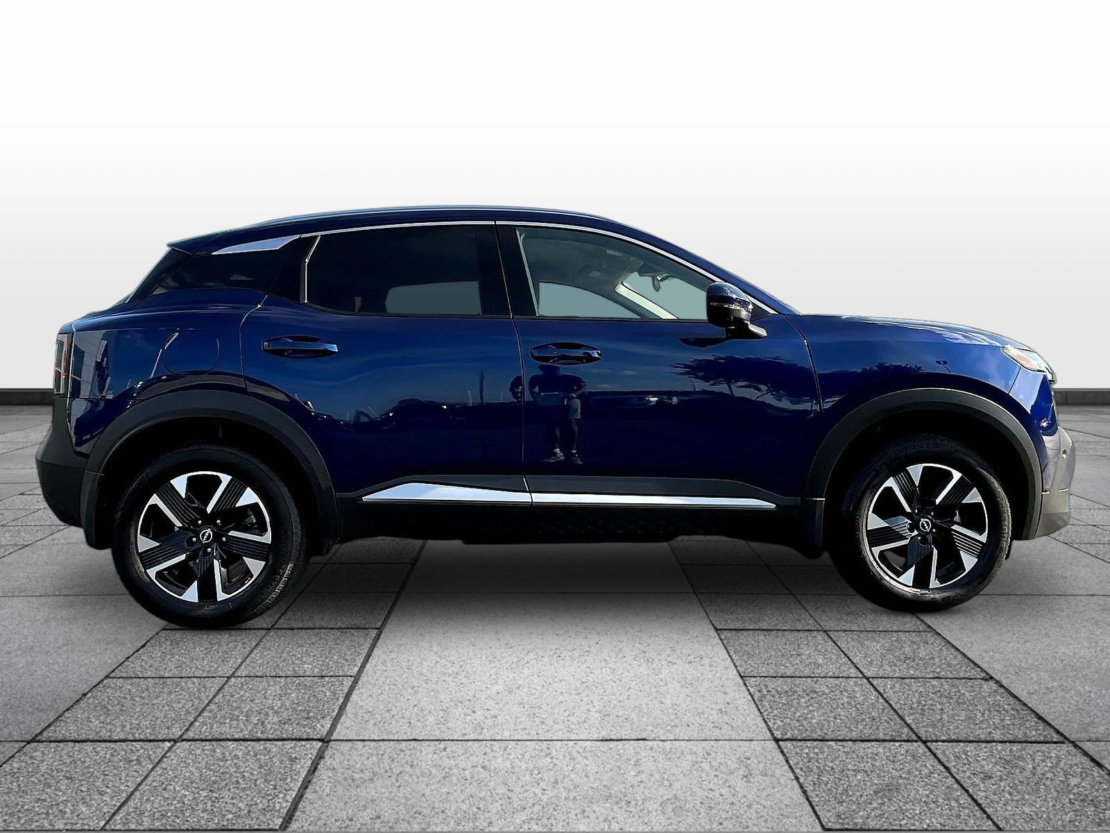 Certified 2025 Nissan Kicks SR AWD/4WD image 4