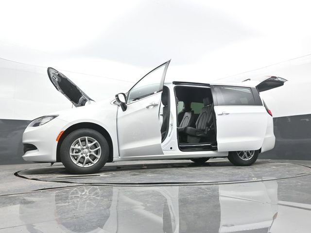 New 2026 Chrysler Voyager LX FWD image 65