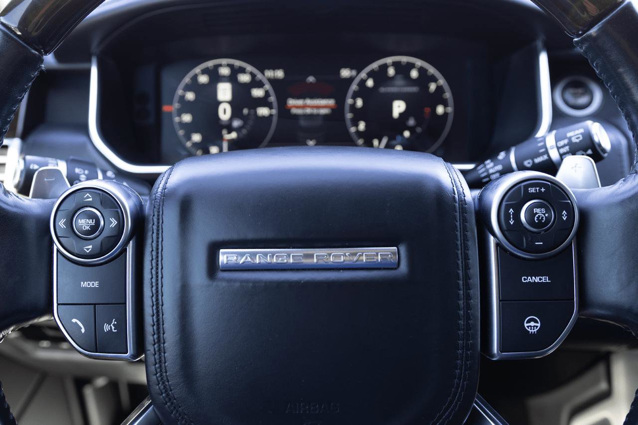 Used 2017 Land Rover Range Rover Autobiography image 24