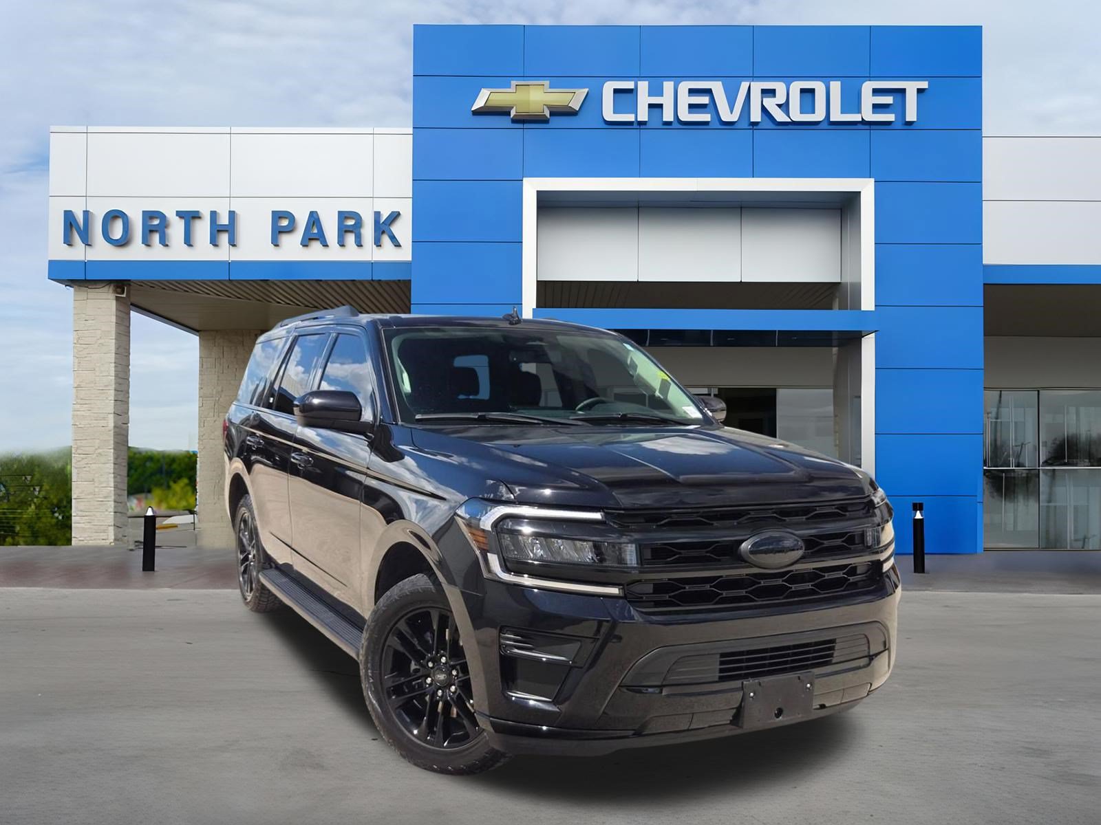 Used 2024 Ford Expedition XLT RWD image 1