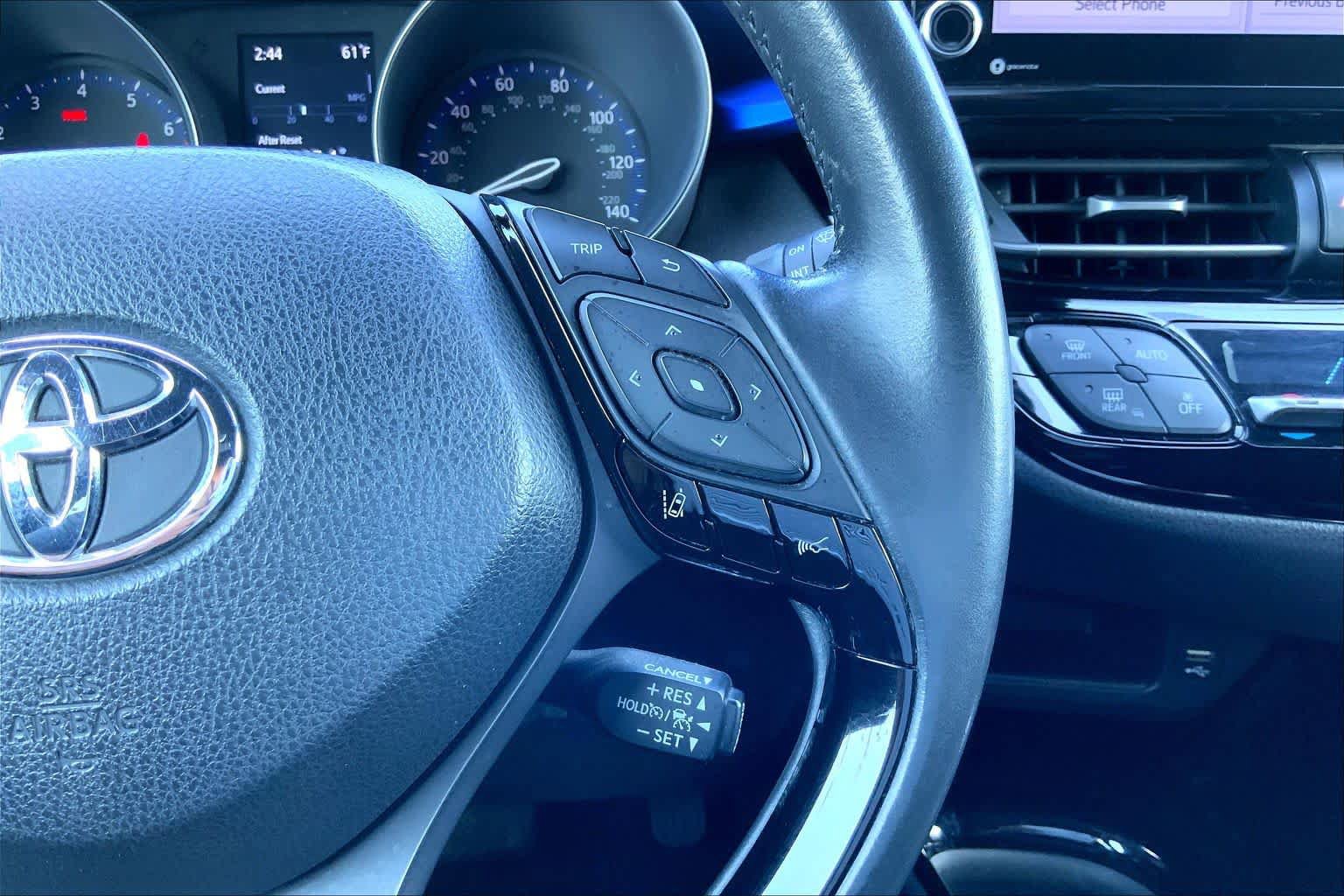 Used 2021 Toyota C-HR XLE FWD image 23