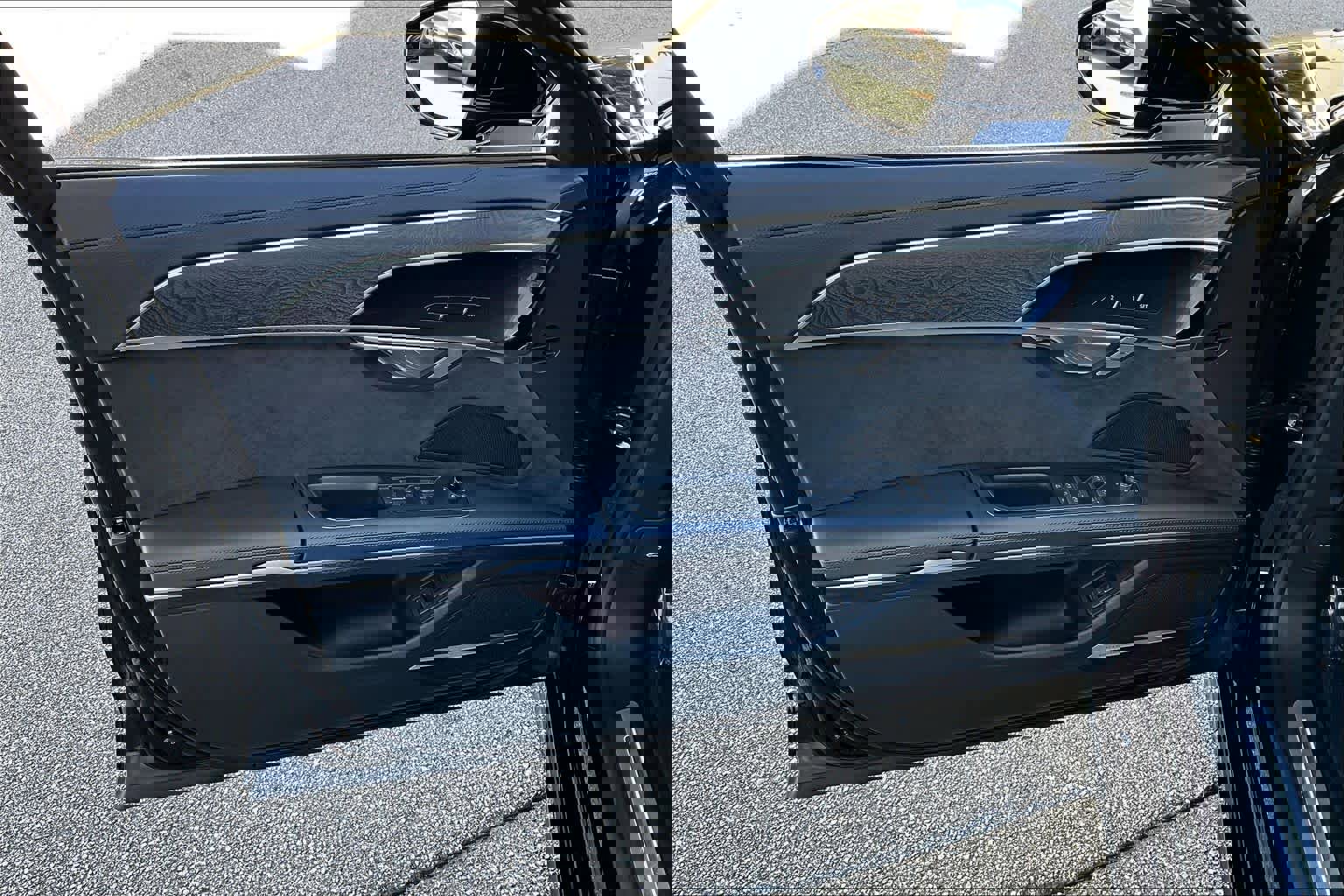 Used 2023 Audi A8 L 3.0T image 21