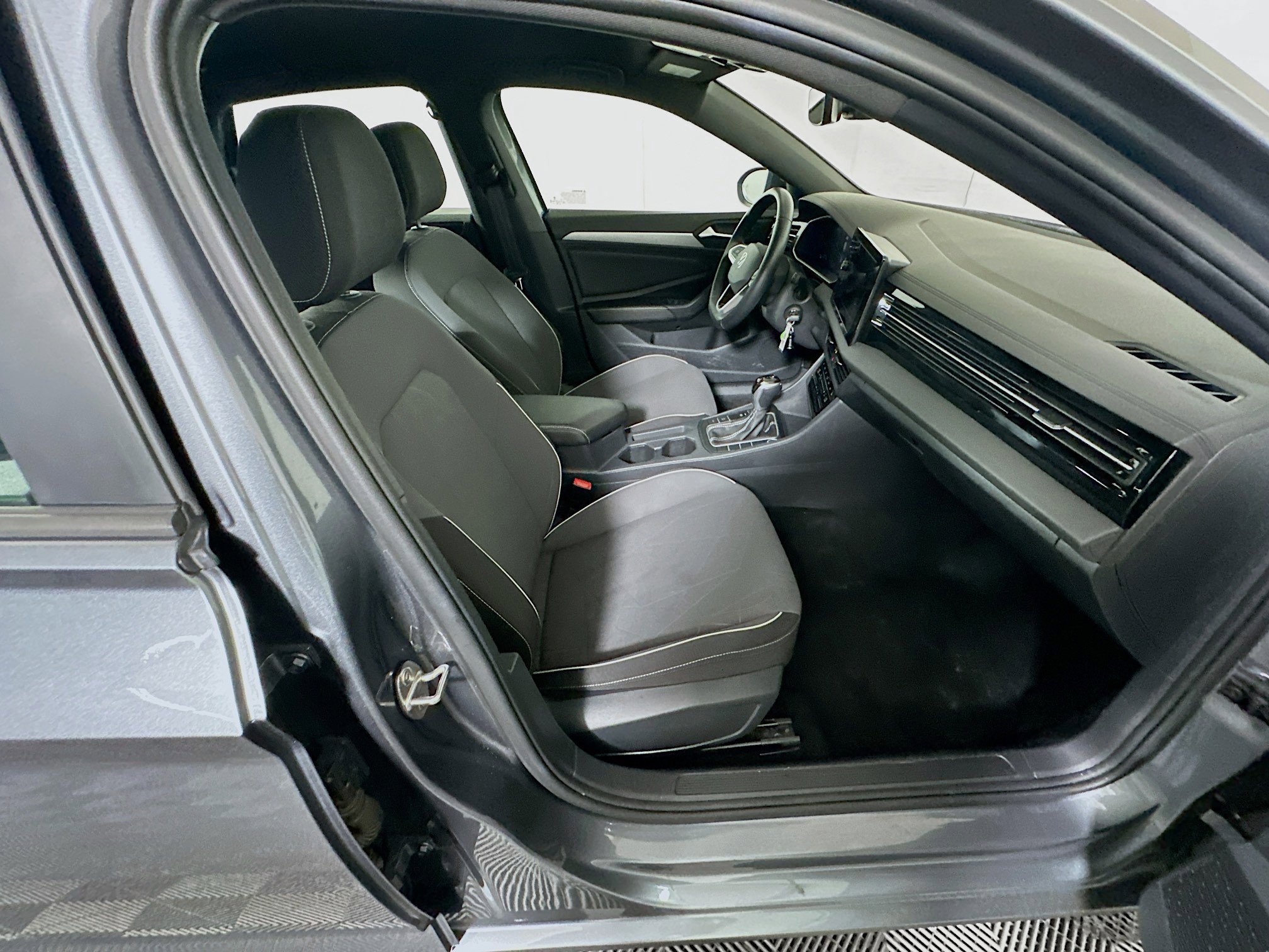 Used 2025 Volkswagen Jetta Sport FWD image 30