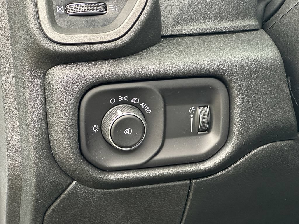New 2026 RAM 5500 Tradesman w/ Chrome Appearance Group AWD/4WD image 18