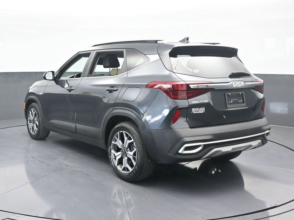 Used 2022 Kia Seltos EX image 4