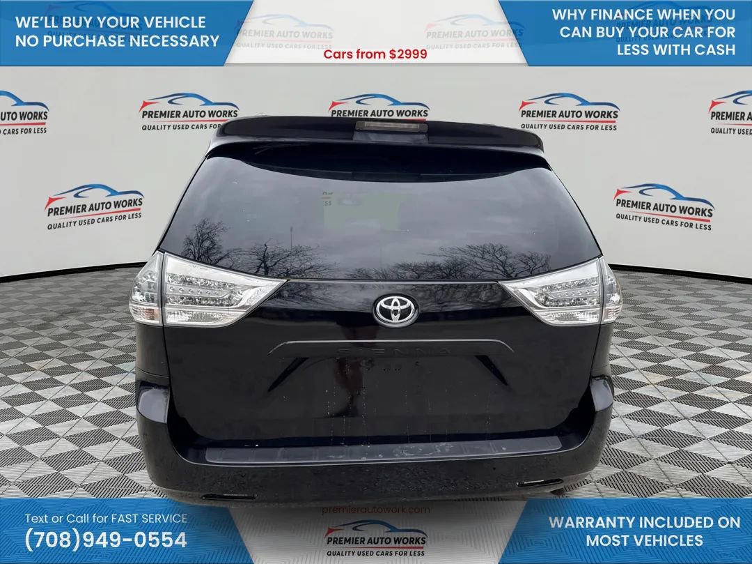 Used 2012 Toyota Sienna SE FWD image 5