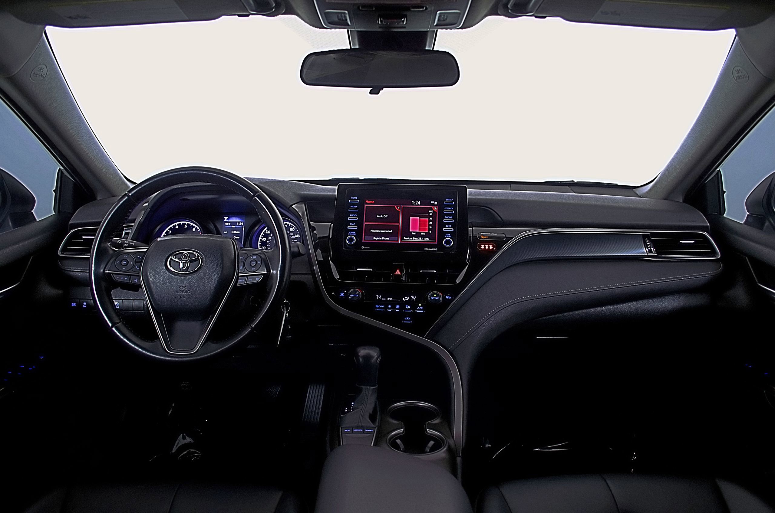 Used 2023 Toyota Camry SE image 13